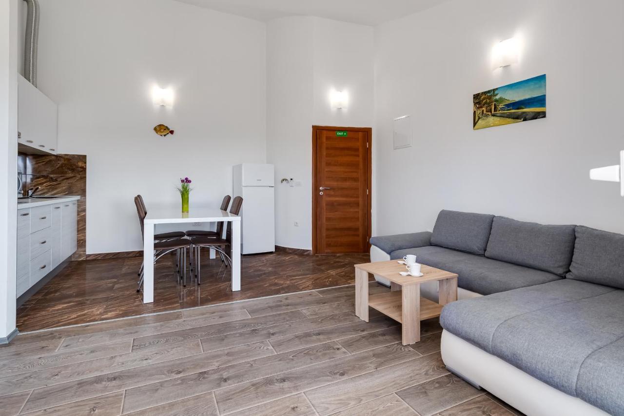 Apartman David S Bazenom Podusje Eksteriør billede
